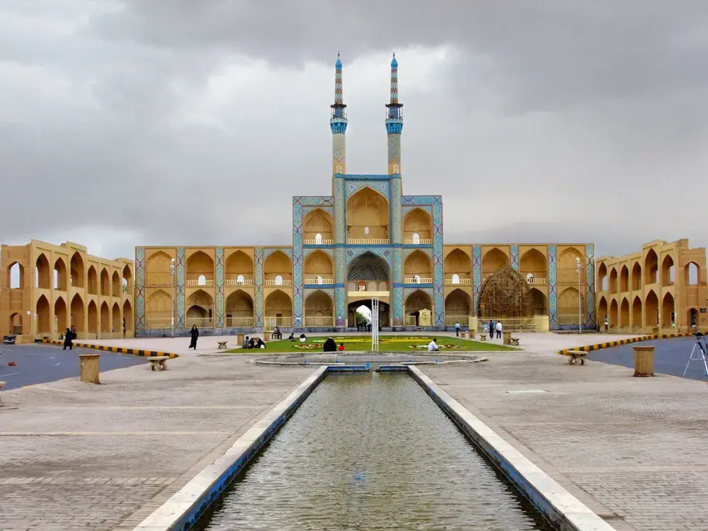 Amir Chakhmagh Historical Mosque
